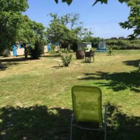 Bord De - Acces Prive A La * Prunete