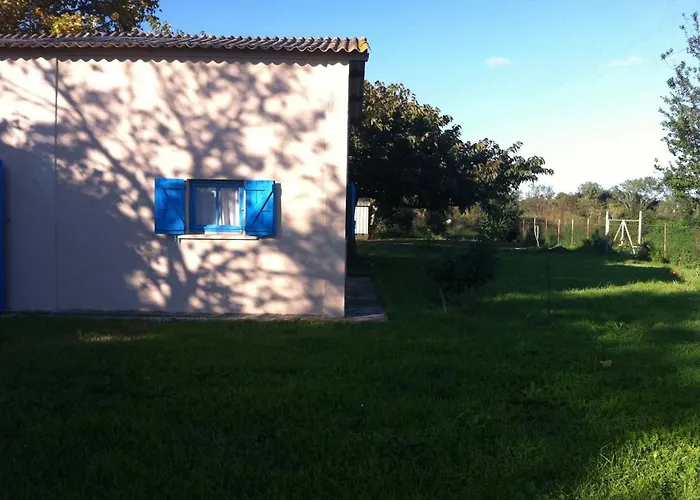 Bord De - Acces Prive A La Prunete